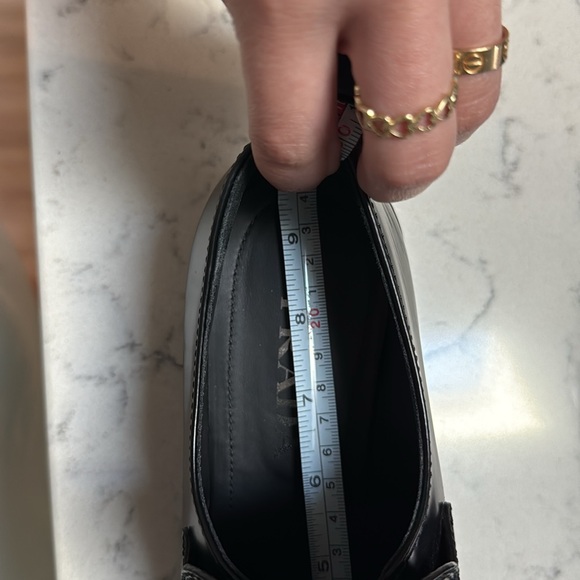 Prada - Brushed leather loafers
Just like new, only wore once. 100% Authentic - Picture 10 of 10